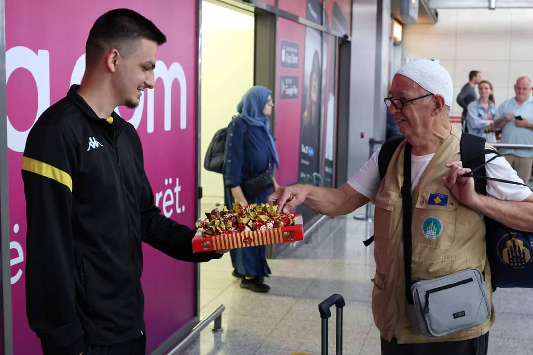 Grupi i katërt i haxhilerëve kanë arritur në Kosovë