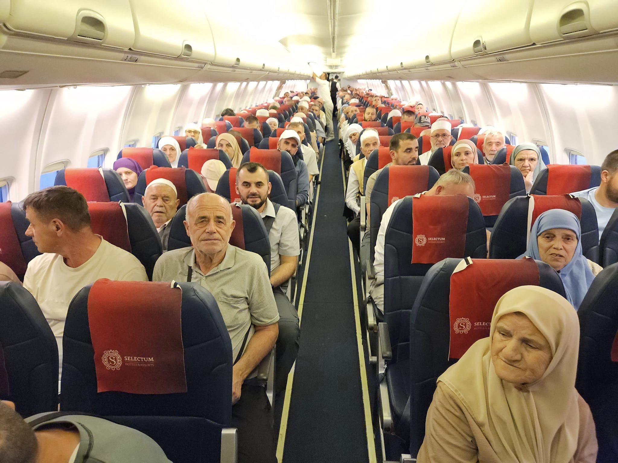 Grupi i parë i haxhilerëve niset për në Kosovë