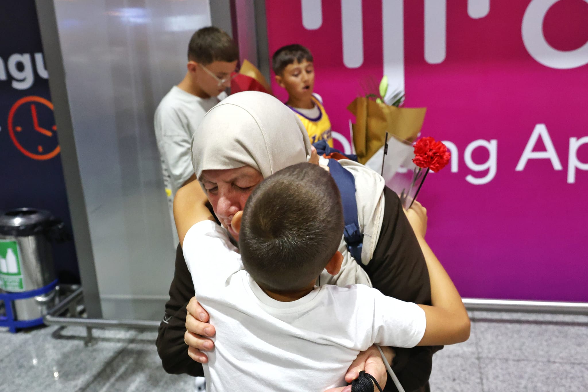 Është kthyer edhe grupi i pestë i haxhilerëve